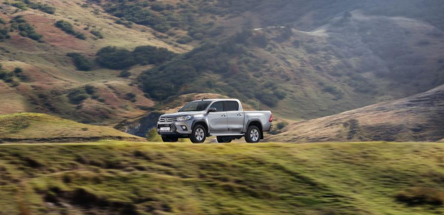  Toyota Hilux Double Cab Legende Sport 2018 года  (фото 2 из 11)